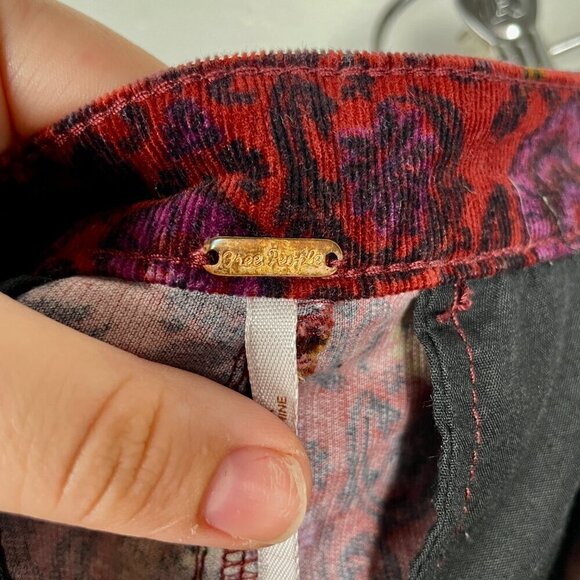 Free People Corduroy Red Paisley Flared Crop Tailored Pants Sz. 6 - Picture 12 of 15